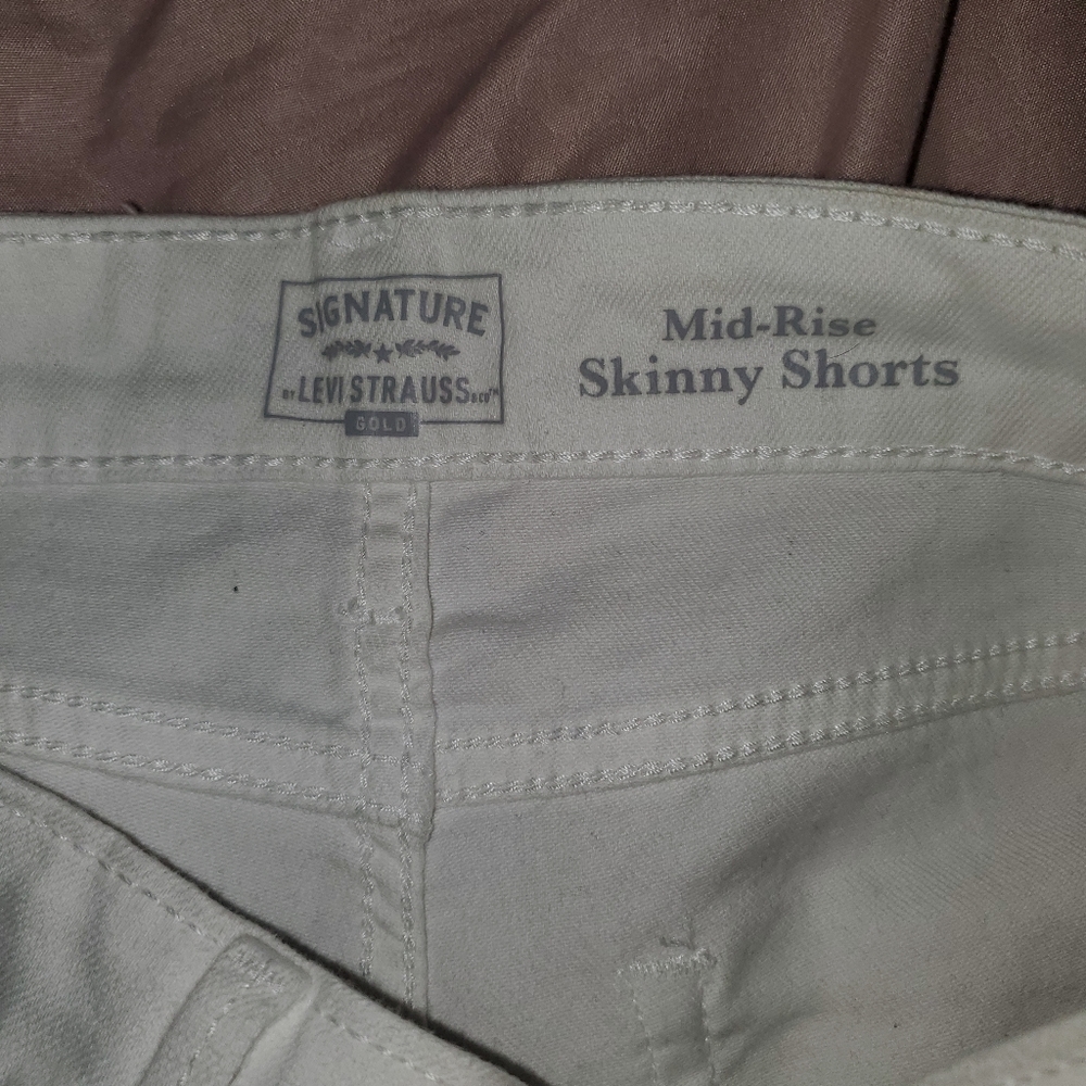 Shorts - Picture 3 of 3